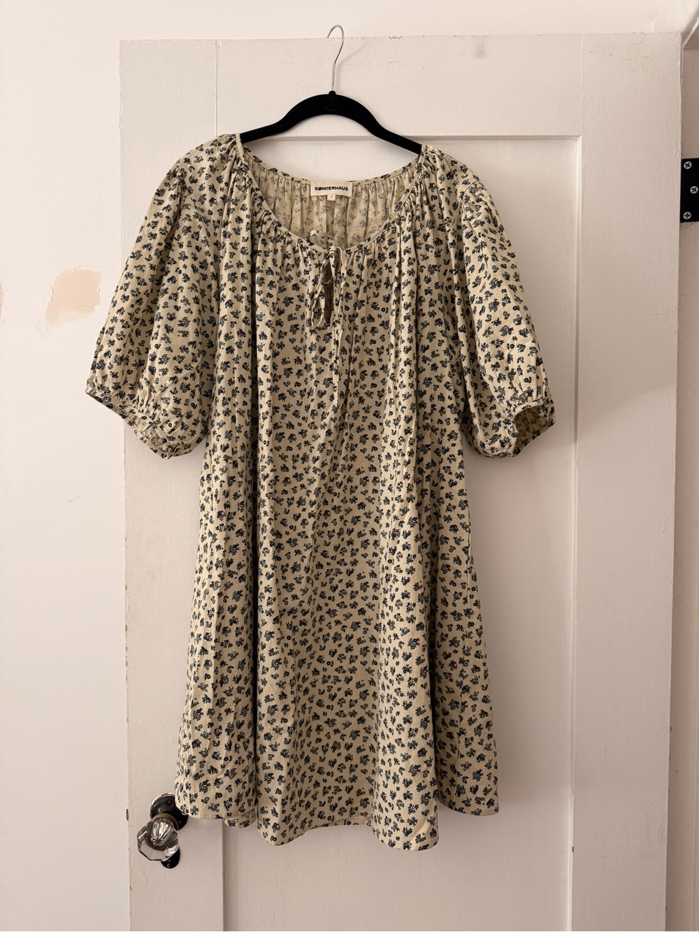 Sonderhaus LAWN DRESS IN BLACKBERRY FLORAL (S) - Picture 5 of 10